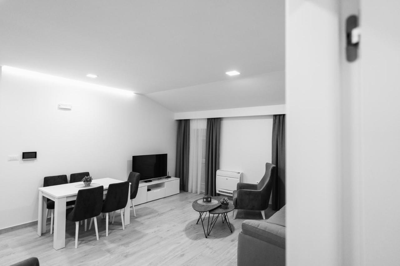 ליובוסקי Apartmani Centar מראה חיצוני תמונה